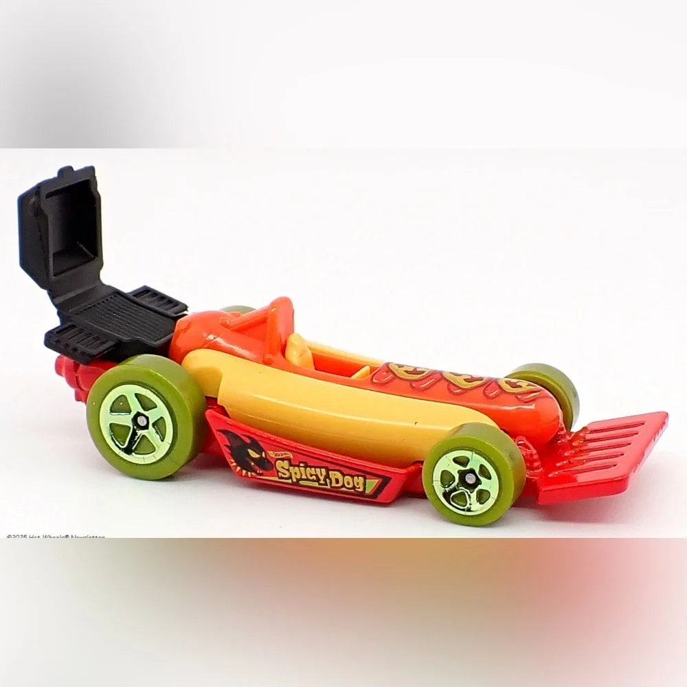 Hot Wheels Street Wiener “Spicy Dog” 85/250 – 2025 Fast Foodie 1/5